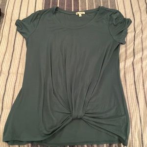 Levi Knot Front Tie Tee